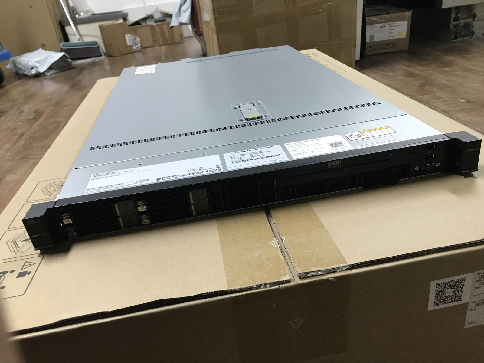 xFusion FusionServer 1288H V5 — передняя панель, реальное фото
